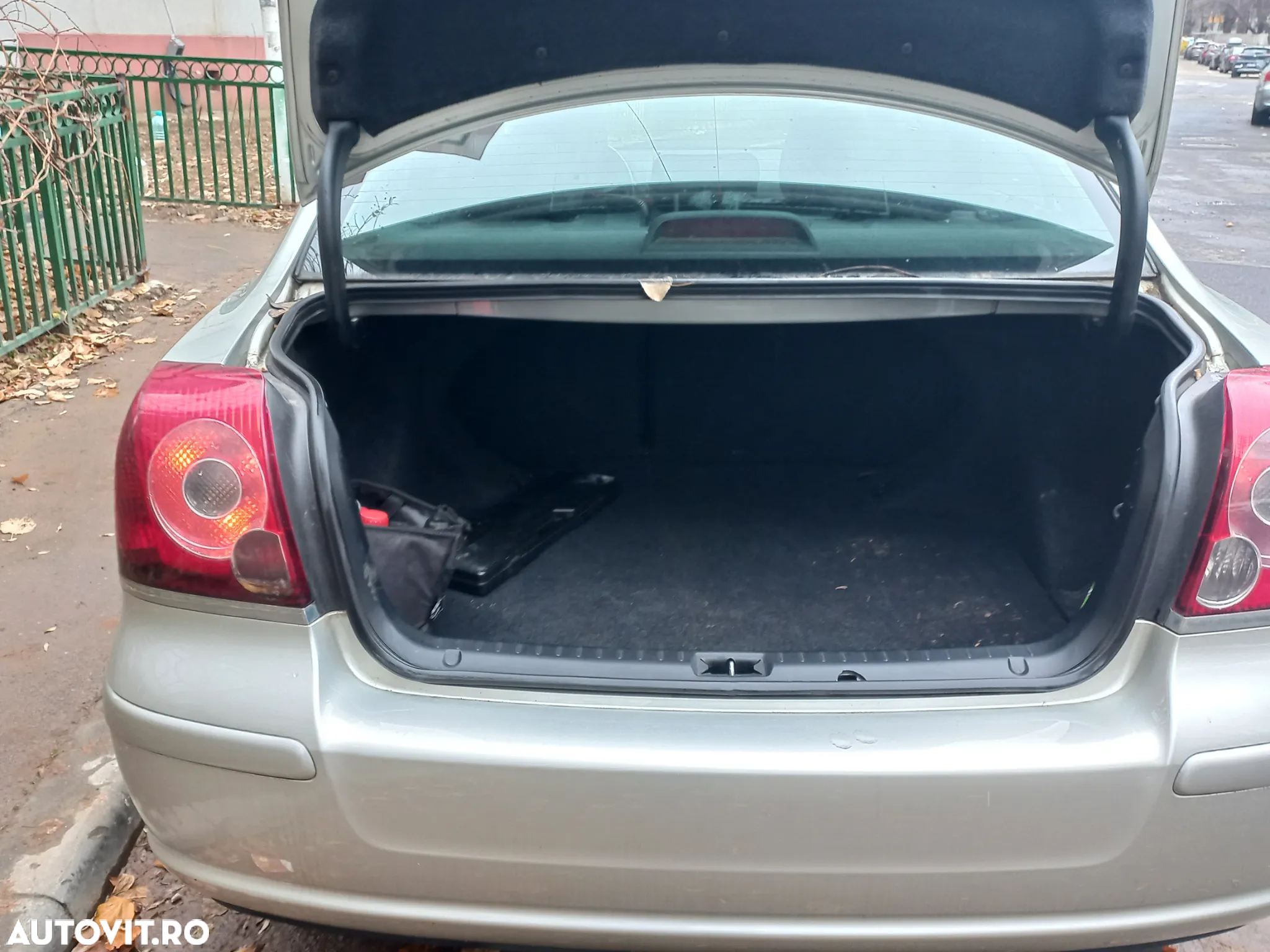 Toyota Avensis - 7