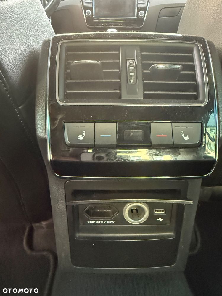 Skoda Superb 2.0 TDI L&K DSG - 25