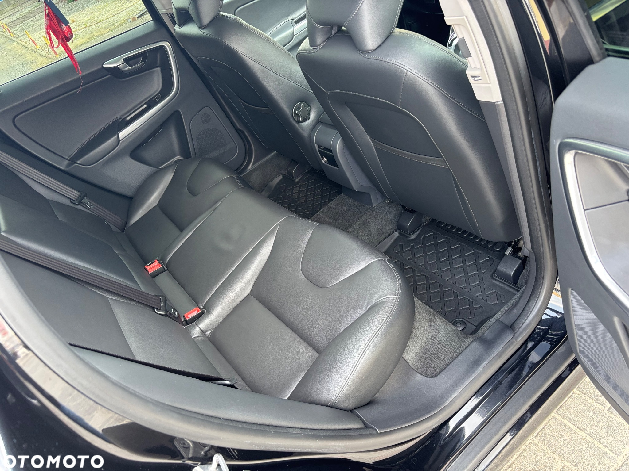 Volvo XC 60 3.2 AWD Momentum - 12