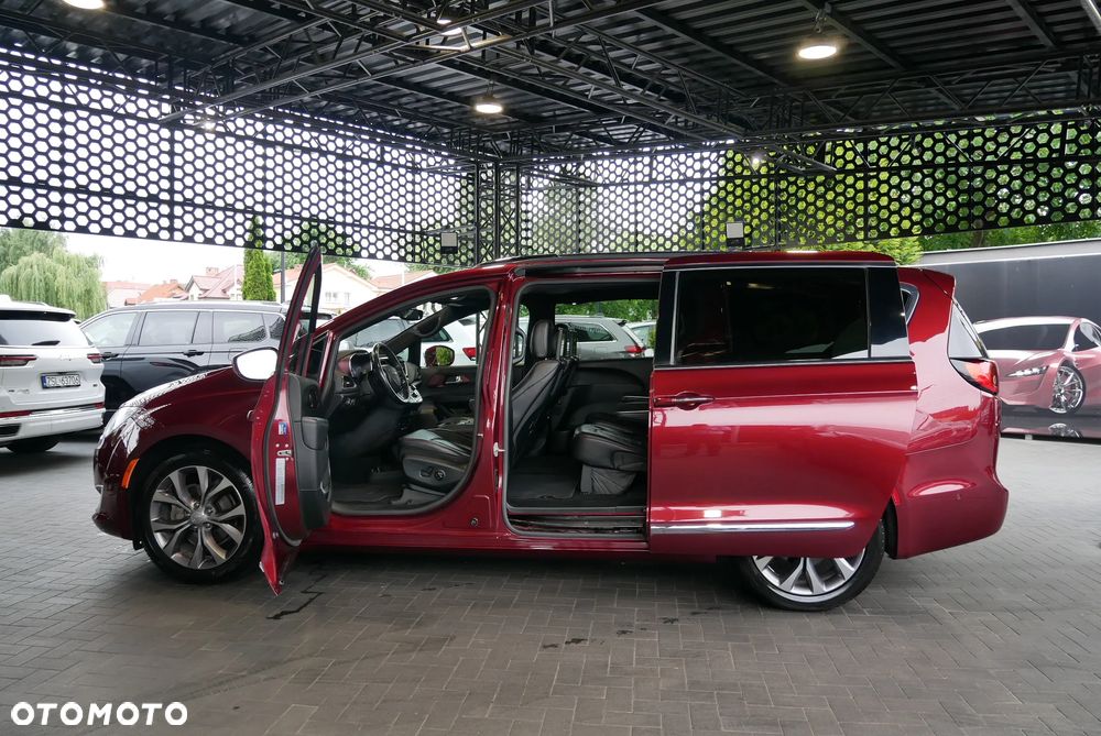 Chrysler Pacifica - 6