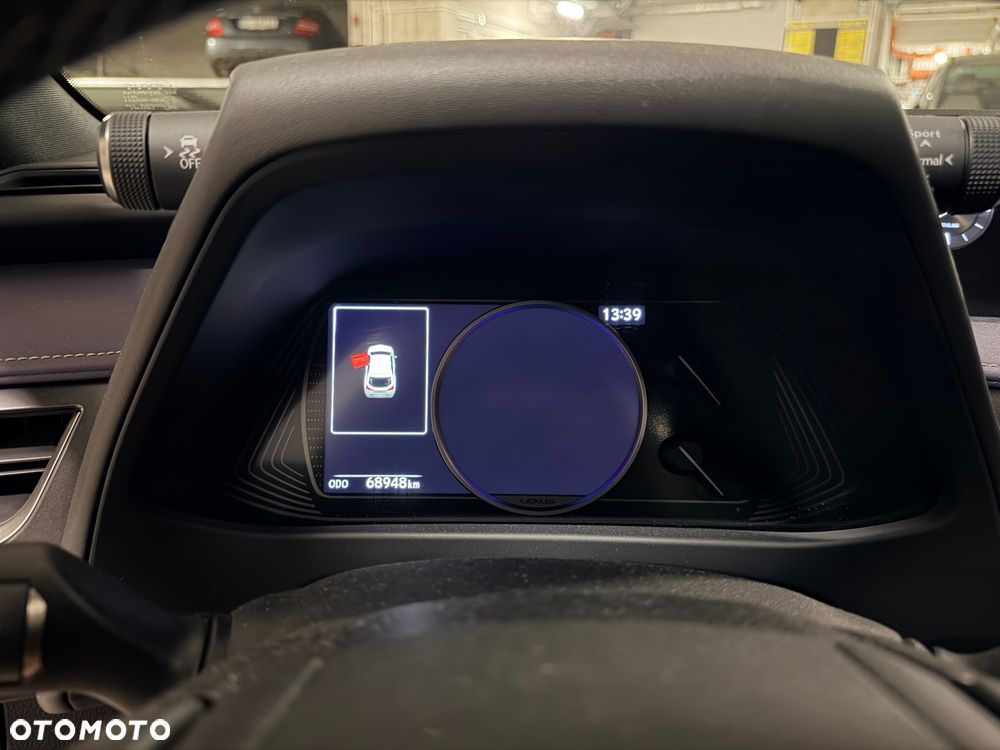 Lexus UX - 31