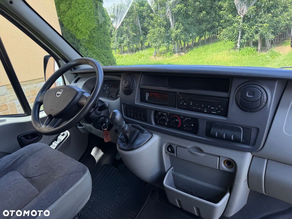 Nissan Interstar - 22