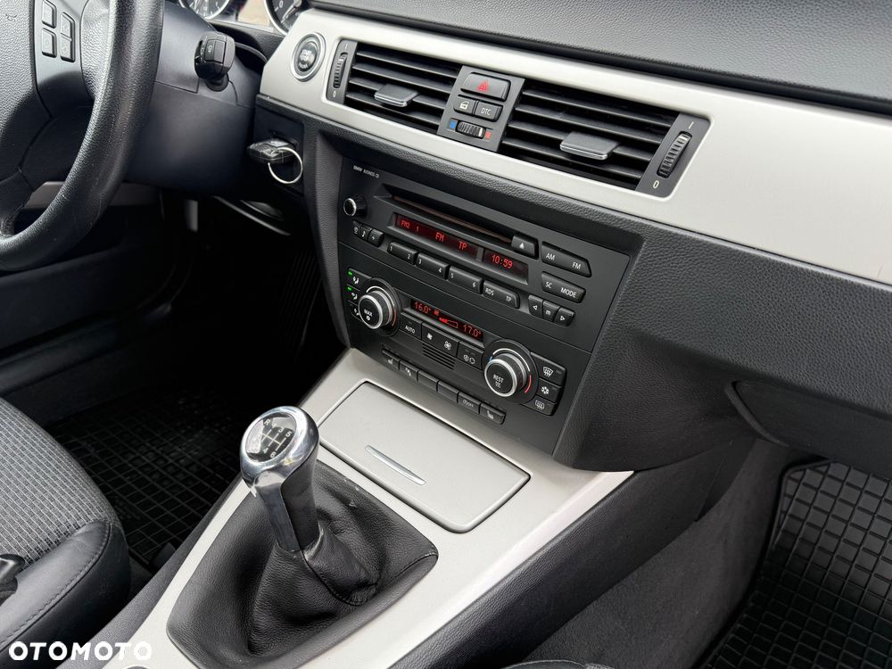 BMW Seria 3 318i Edition Lifestyle - 21
