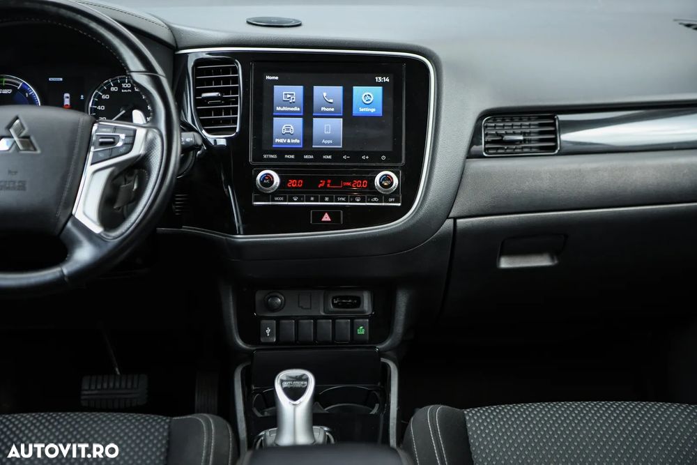 Mitsubishi Outlander 2.4 4WD - 7