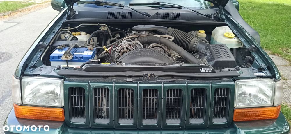 Jeep Grand Cherokee - 21