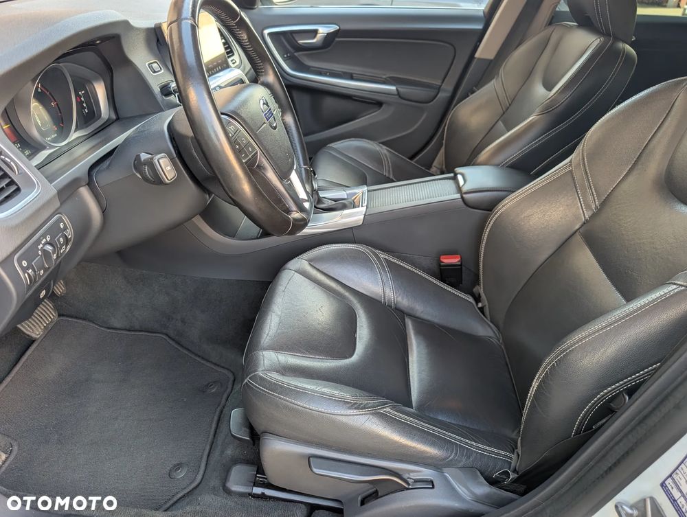 Volvo V60 D3 Geartronic Summum - 18