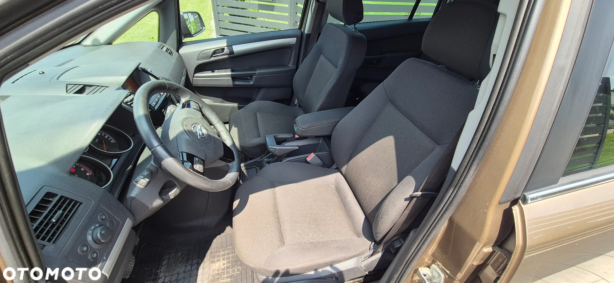 Opel Zafira 1.8 Cosmo EasyTronic - 10
