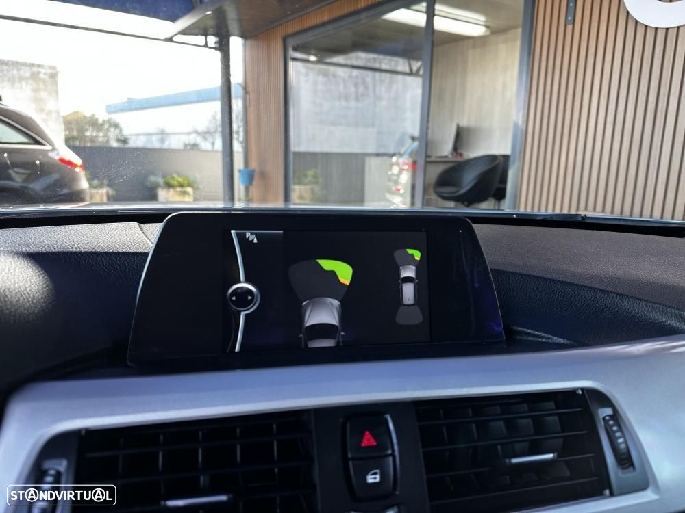 BMW 320 d Sport Line - 24