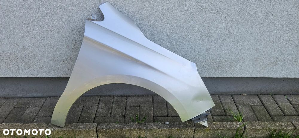 Błotnik przedni prawy Citroen C4 II B7 EZR