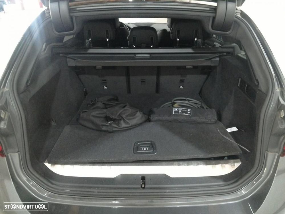 BMW 320 e Touring Corporate Edition Auto - 8