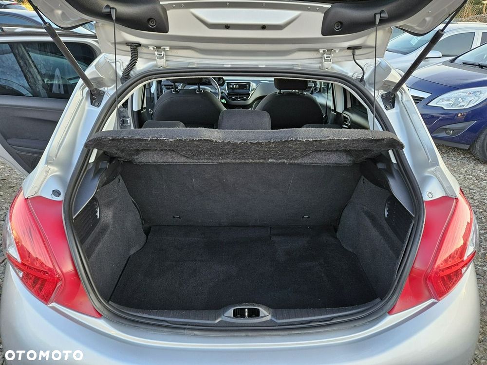 Peugeot 208 - 21