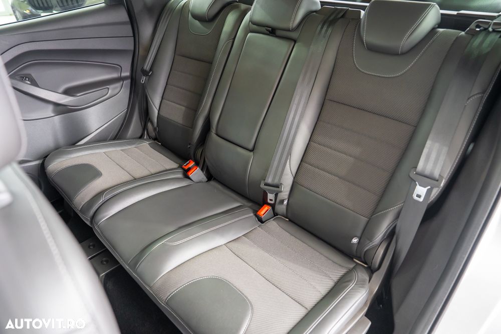 Ford Kuga 2.0 TDCi 4x4 Aut. Business Edition - 26