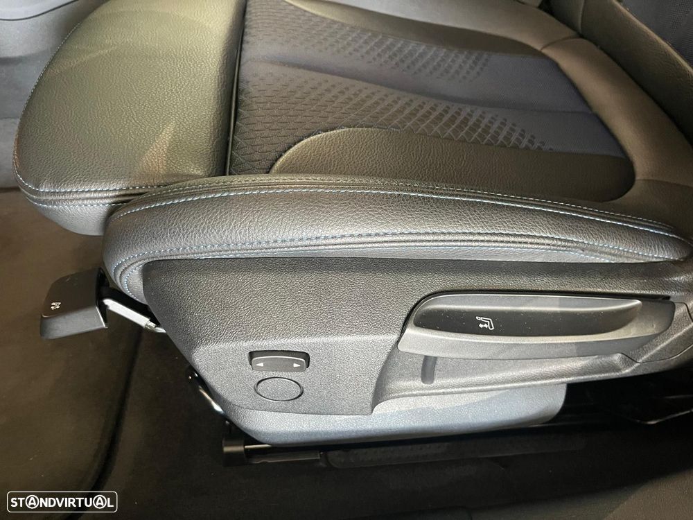BMW 116 d Pack Desportivo M Auto - 29