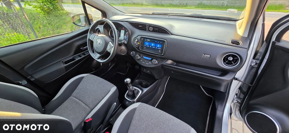 Toyota Yaris 1.5 20th Anniversary - 12