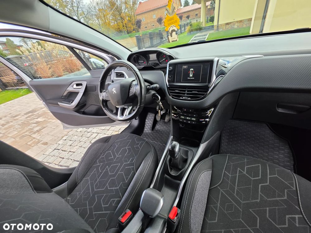 Peugeot 2008 PureTech 82 Active - 32