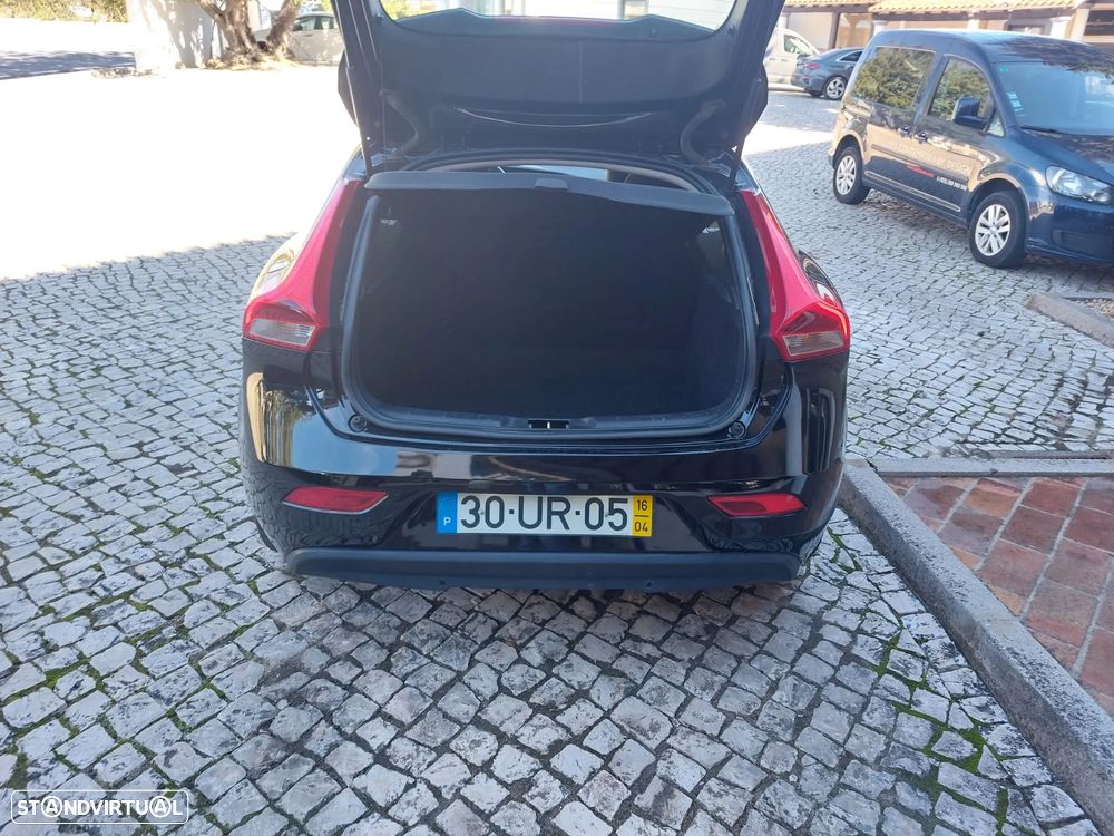 Volvo V40 D2 Kinetic - 13