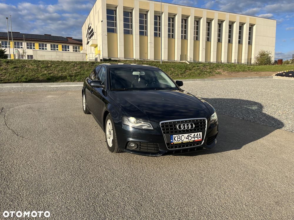 Audi A4 Limousine - 8