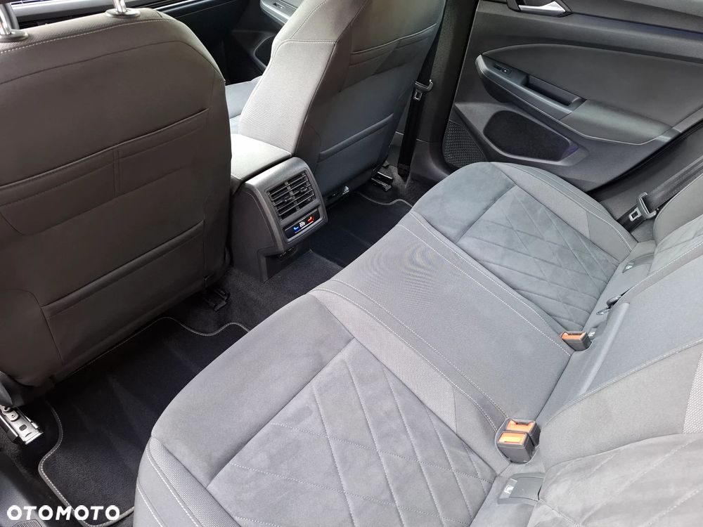 Volkswagen Golf 1.5 TSI EVO Style - 36