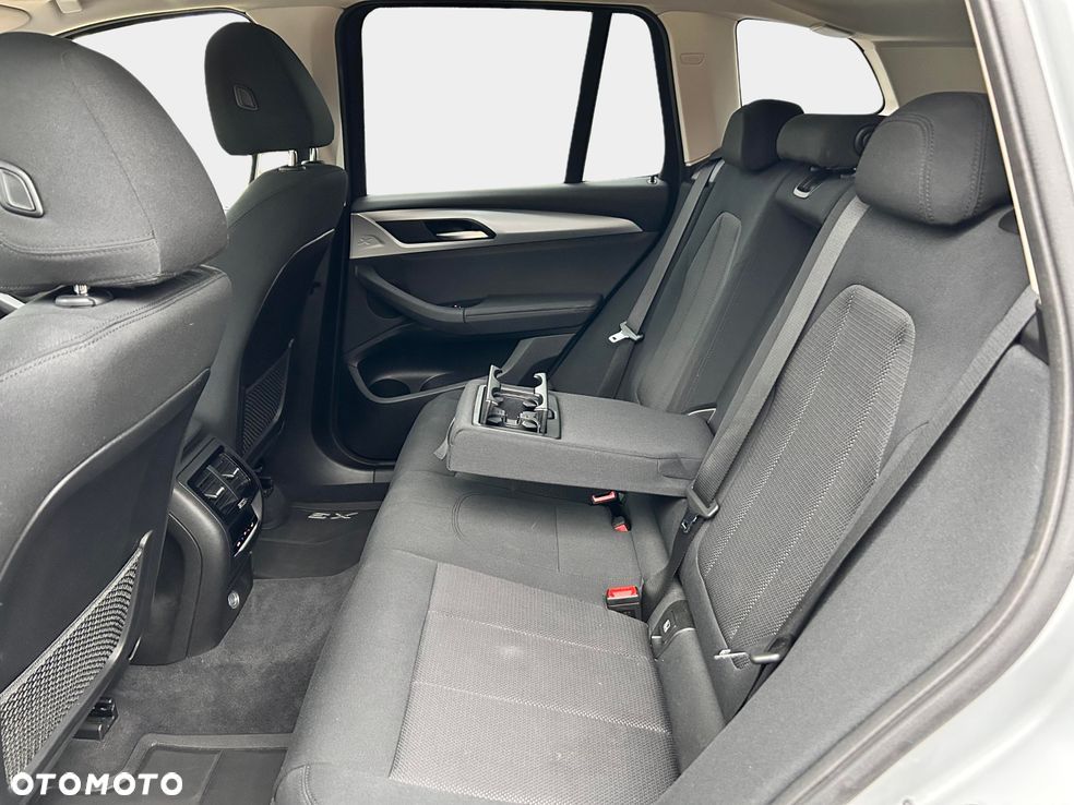 BMW X3 xDrive20i GPF Advantage - 29