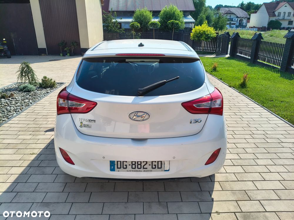 Hyundai i30 1.6 CRDi Comfort EU5 - 6