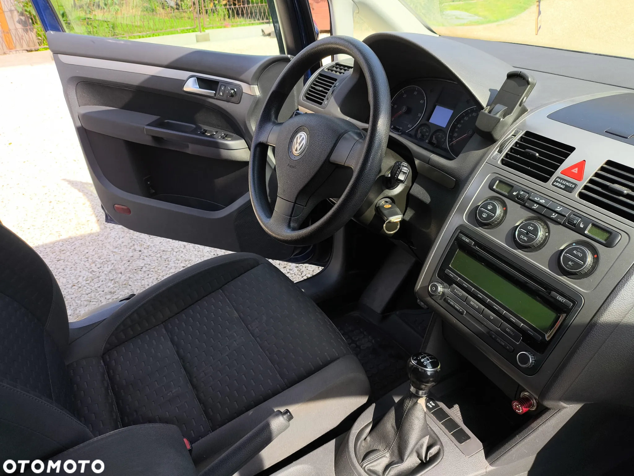 Volkswagen Touran - 25