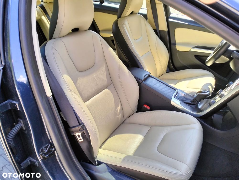Volvo S60 T6 AWD Geartronic Kinetic - 8