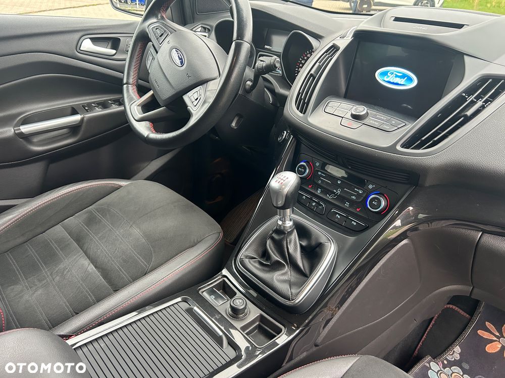 Ford Kuga 1.5 EcoBoost ST-LINE - 9