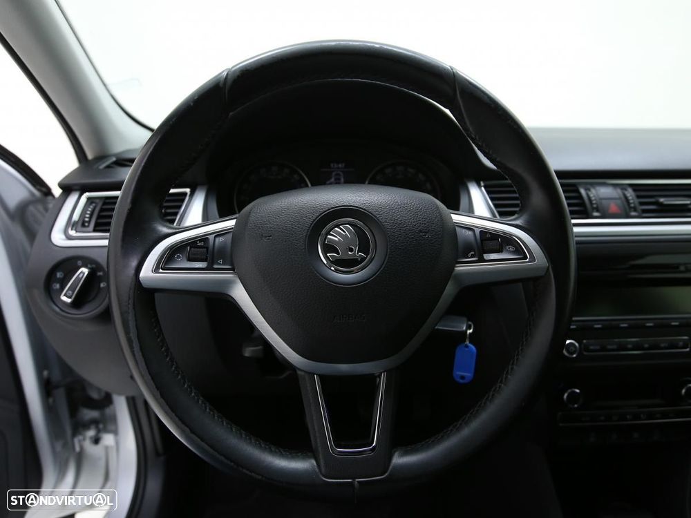 Skoda Rapid - 12