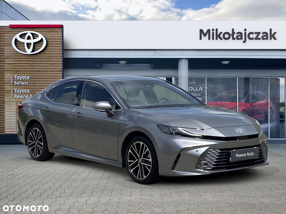 Toyota Camry - 5