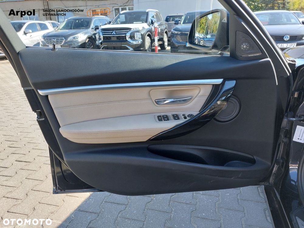 BMW Seria 3 320d xDrive Sport Line - 10