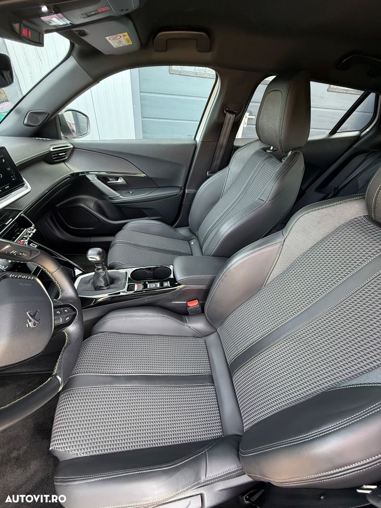 Peugeot 2008 1.2 PureTech Turbo S&S GT-Line - 13