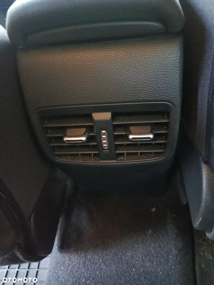 Toyota Corolla - 27