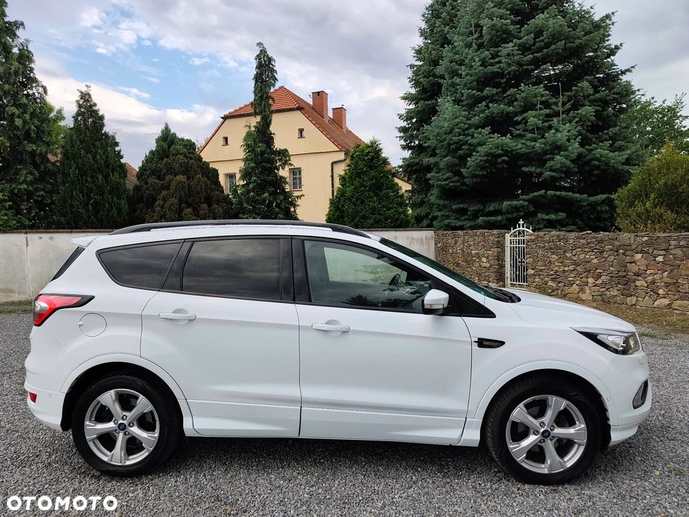 Ford Kuga 1.5 EcoBoost 2x4 ST-Line - 19