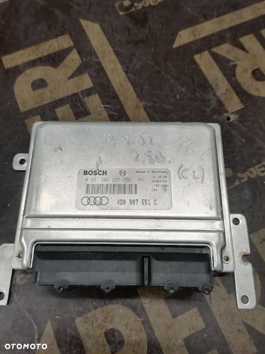 Sterownik Komputer Silnika Audi A8 D2 2.8B 4D0907551C 0261204235/236 - 1