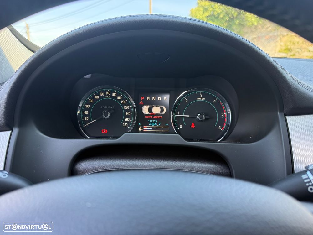 Jaguar XF 2.2 D Premium Luxury - 13