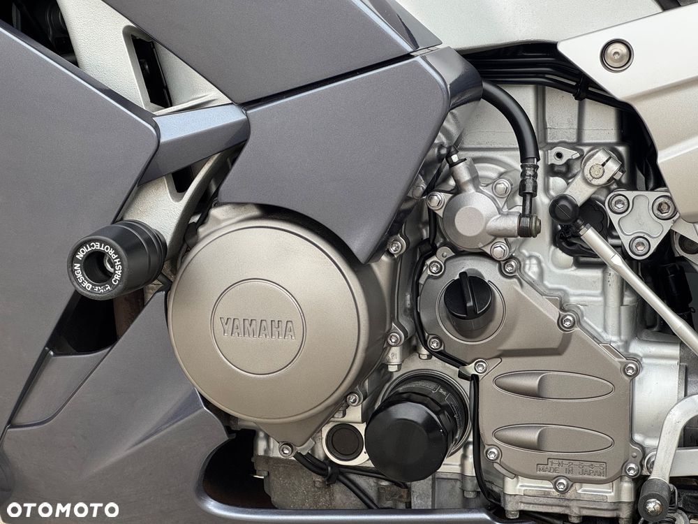 Yamaha FJR - 24