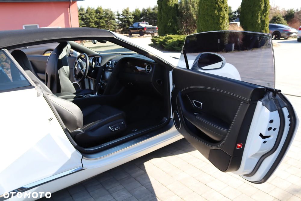 Bentley Continental GT V8 Convertible - 16