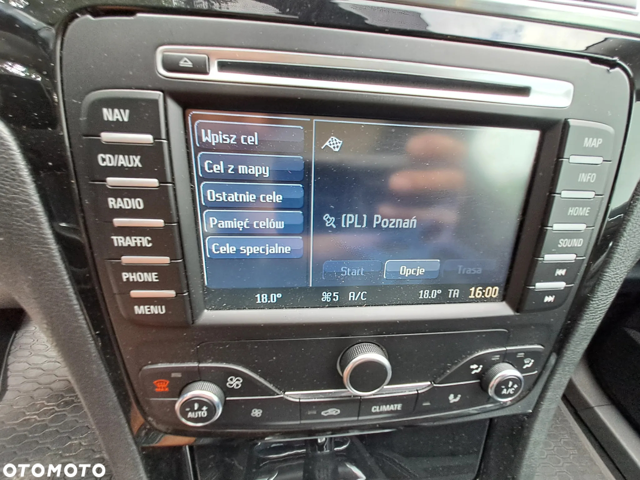 Ford S-Max - 12