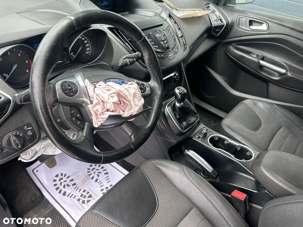 Ford Kuga - 24