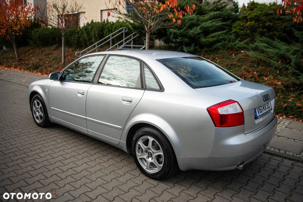Audi A4 Limousine - 9