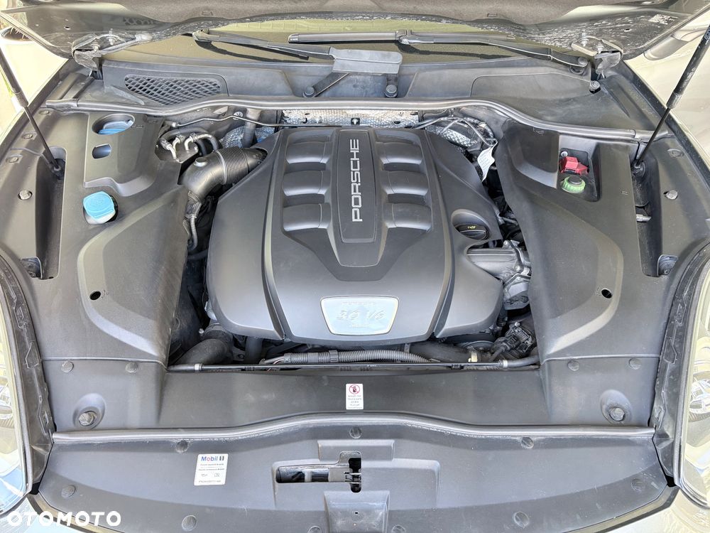 Porsche Cayenne Platinum Edition - 24