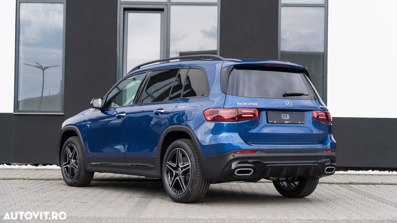 Mercedes-Benz GLB - 12