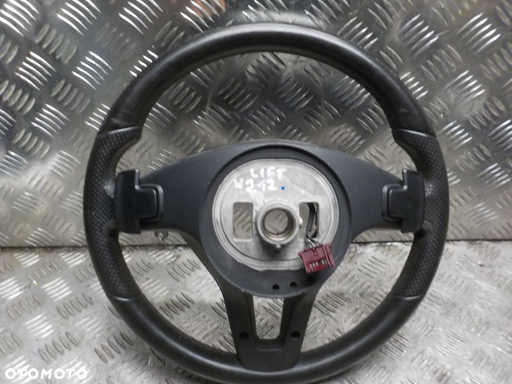 MERCEDES W212 KIEROWNICA ŁOPATKI - 6