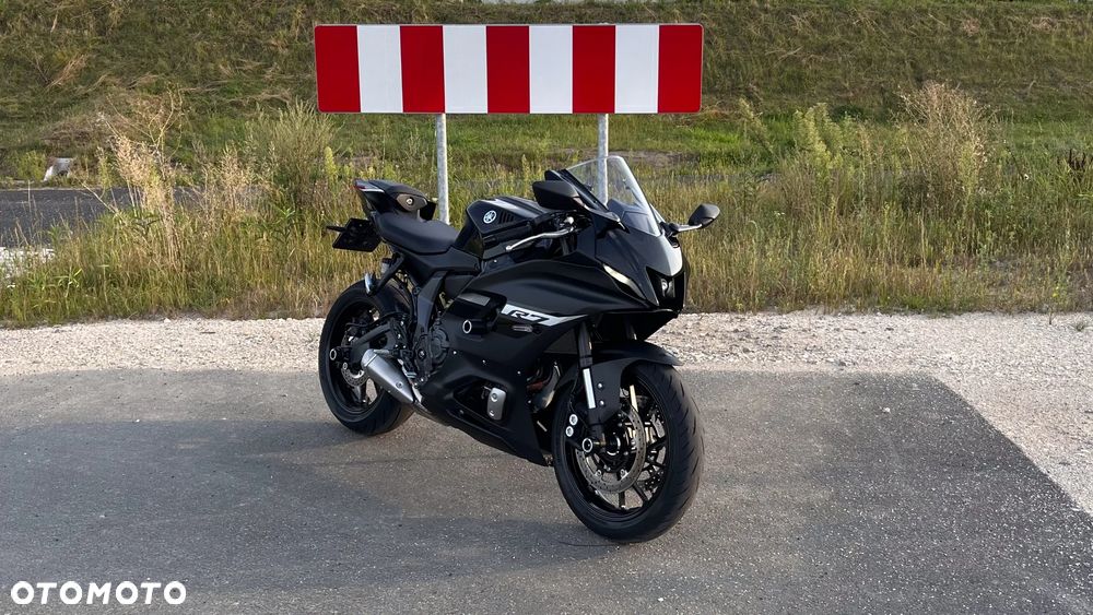 Yamaha R7 - 1