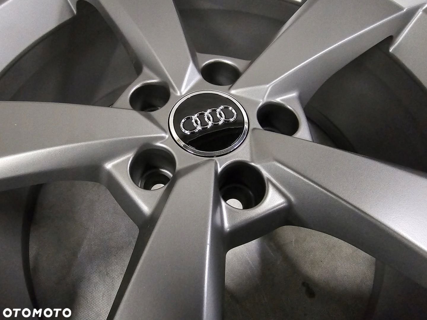 FELGI KOŁA AUDI A3 S3 8V0601025ES 8x19 ET49 - 5