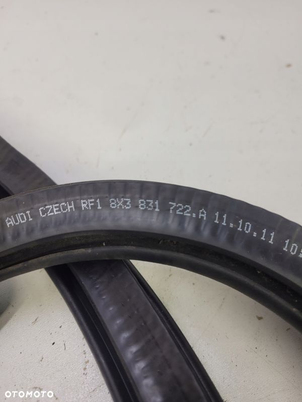 USZCZELKA DRZWI PRAWY PRZÓD AUDI A1 3D 8X3831722A - 2