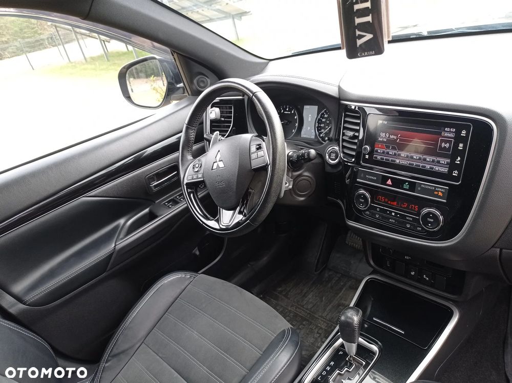 Mitsubishi Outlander - 18