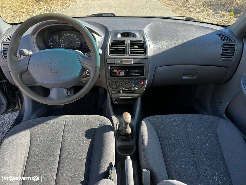 Hyundai Accent 1.3 Charme - 4