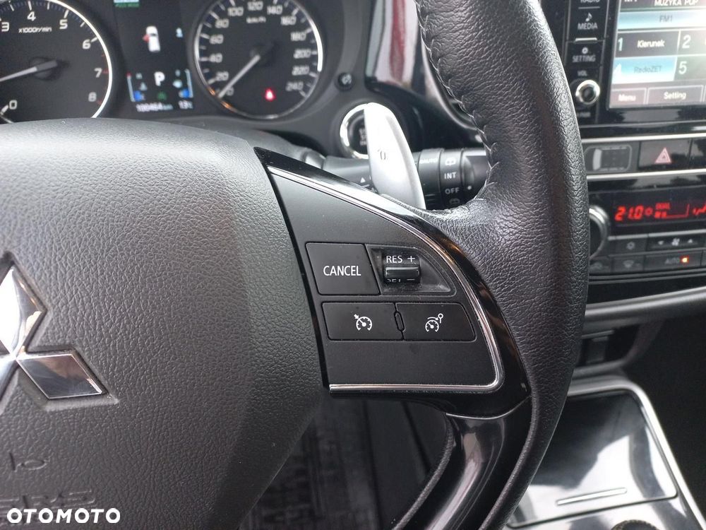 Mitsubishi Outlander 2.0 Intense 4WD CVT - 21