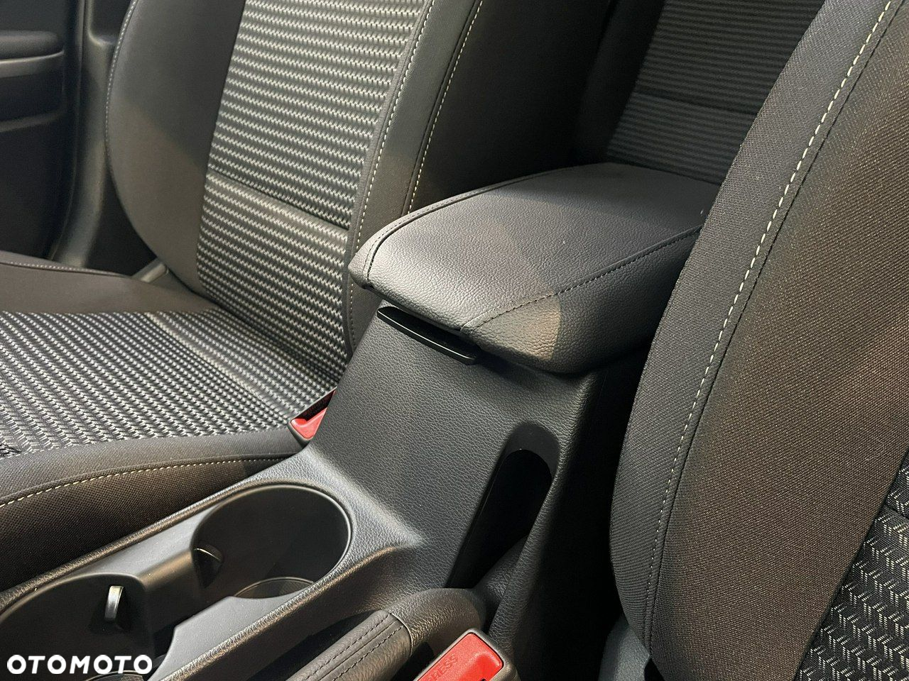 Kia XCeed - 18
